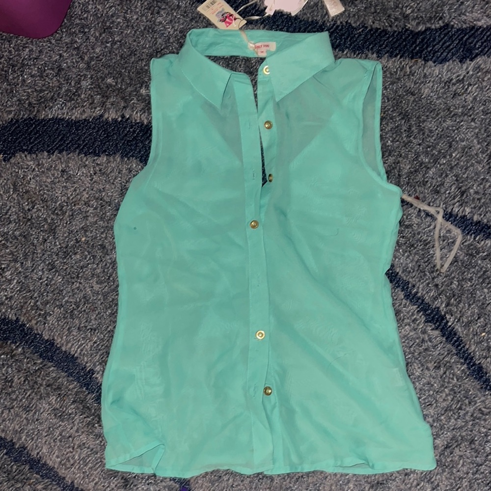 Medium tank blouse with semi open back